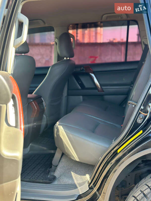 Внедорожник / Кроссовер Toyota Land Cruiser Prado 2013 в Киеве