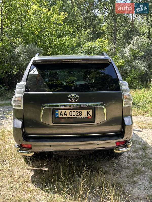 Внедорожник / Кроссовер Toyota Land Cruiser Prado 2012 в Киеве