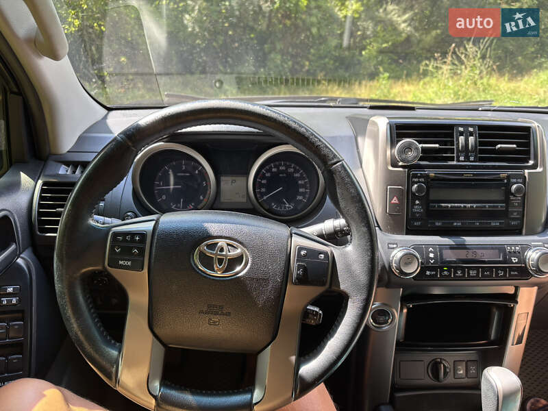 Внедорожник / Кроссовер Toyota Land Cruiser Prado 2012 в Киеве