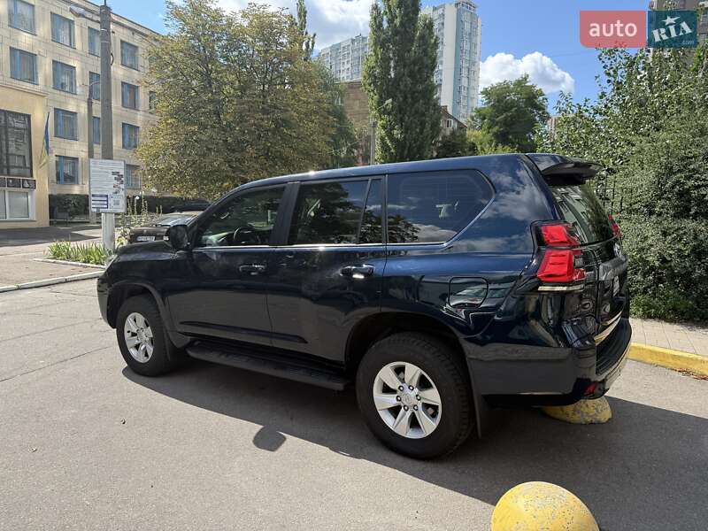 Внедорожник / Кроссовер Toyota Land Cruiser Prado 2017 в Киеве