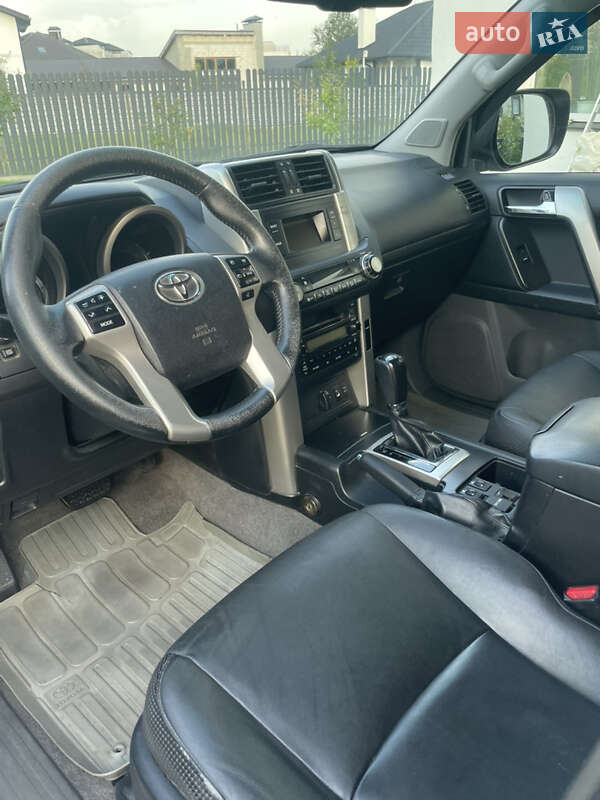 Позашляховик / Кросовер Toyota Land Cruiser Prado 2012 в Києві фото 8 Позашляховик / Кросовер Toyota Land Cruiser Prado 2012 в Києві