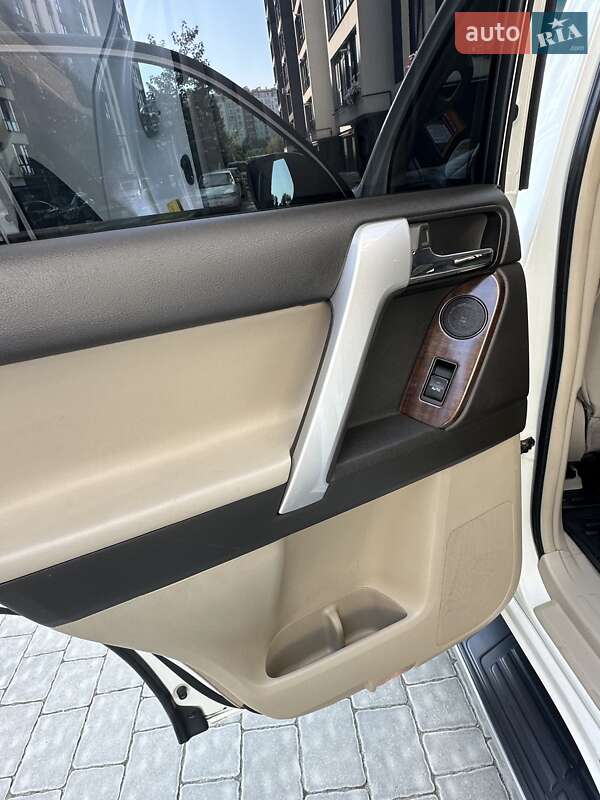 Внедорожник / Кроссовер Toyota Land Cruiser Prado 2010 в Ивано-Франковске