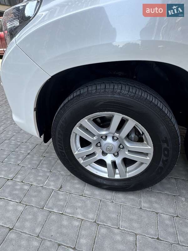 Внедорожник / Кроссовер Toyota Land Cruiser Prado 2010 в Ивано-Франковске