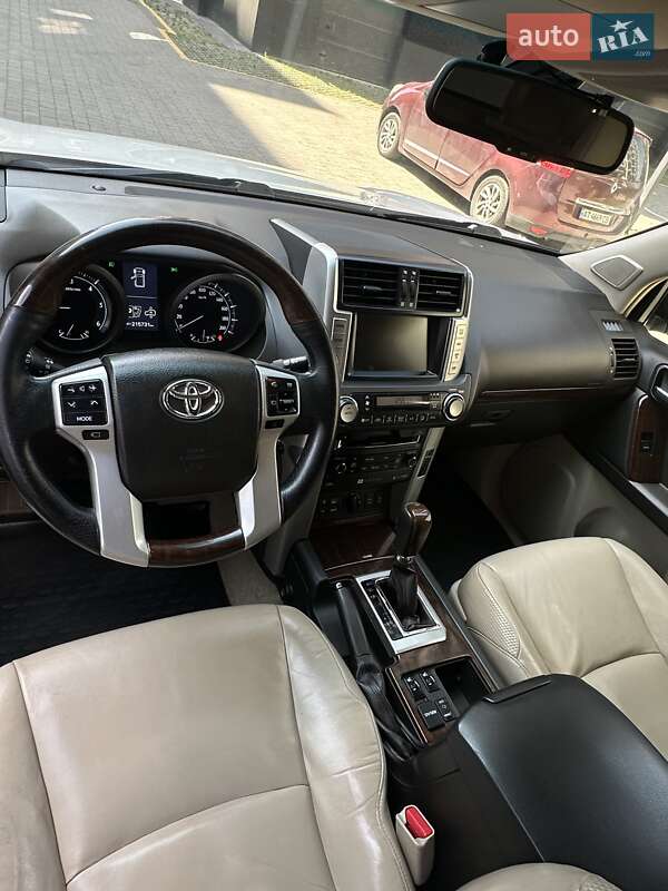 Внедорожник / Кроссовер Toyota Land Cruiser Prado 2010 в Ивано-Франковске