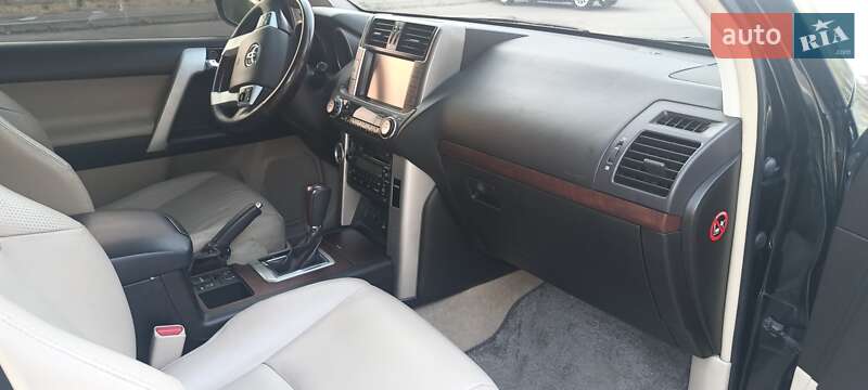Внедорожник / Кроссовер Toyota Land Cruiser Prado 2010 в Николаеве