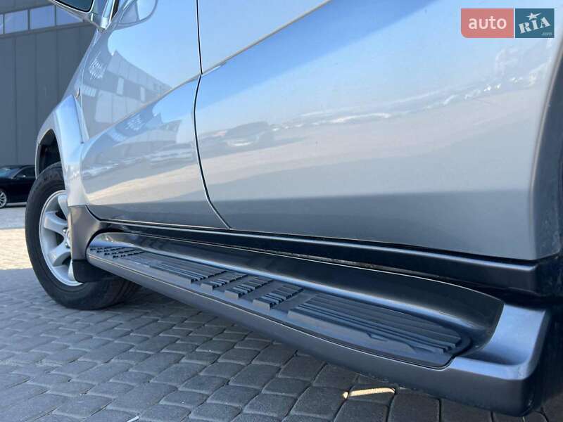 Внедорожник / Кроссовер Toyota Land Cruiser Prado 2007 в Львове