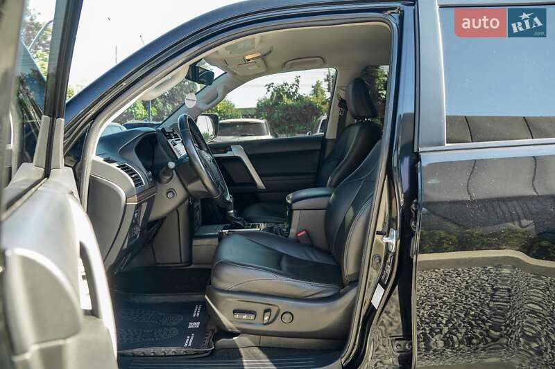 Внедорожник / Кроссовер Toyota Land Cruiser Prado 2020 в Черновцах