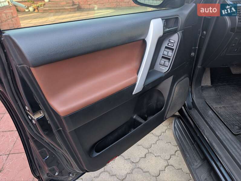 Внедорожник / Кроссовер Toyota Land Cruiser Prado 2016 в Тульчине фото 12 Внедорожник / Кроссовер Toyota Land Cruiser Prado 2016 в Тульчине