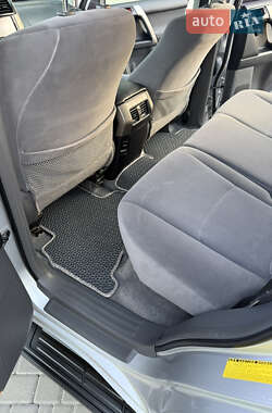Внедорожник / Кроссовер Toyota Land Cruiser Prado 2012 в 