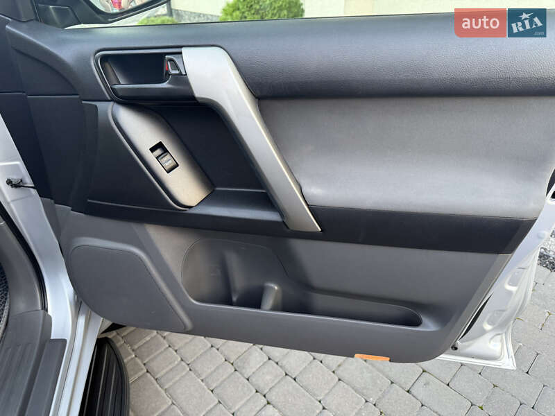 Внедорожник / Кроссовер Toyota Land Cruiser Prado 2012 в Ковеле