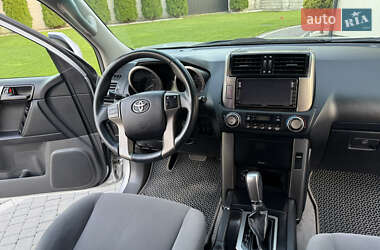 Внедорожник / Кроссовер Toyota Land Cruiser Prado 2012 в 