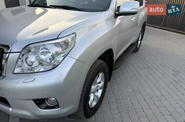 Внедорожник / Кроссовер Toyota Land Cruiser Prado 2012 в 