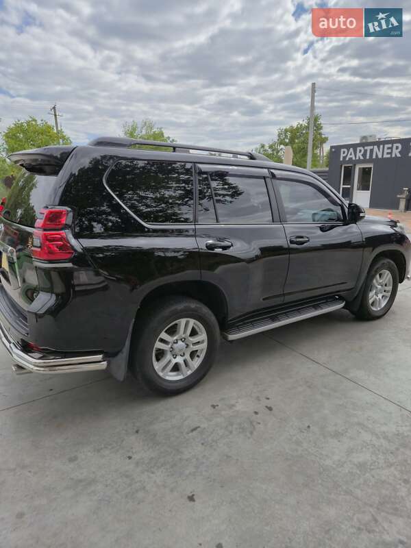 Внедорожник / Кроссовер Toyota Land Cruiser Prado 2012 в Днепре