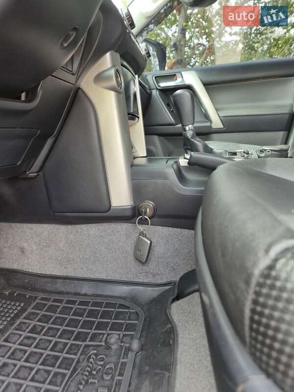 Внедорожник / Кроссовер Toyota Land Cruiser Prado 2012 в Днепре