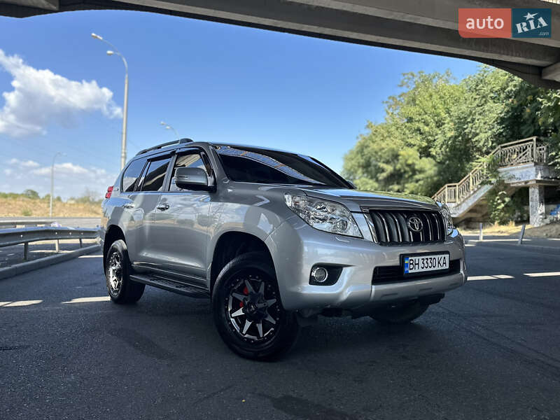 Внедорожник / Кроссовер Toyota Land Cruiser Prado 2012 в 