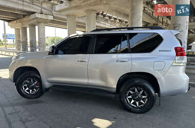 Внедорожник / Кроссовер Toyota Land Cruiser Prado 2012 в 
