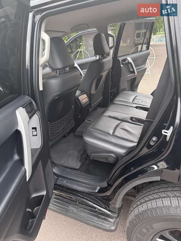 Внедорожник / Кроссовер Toyota Land Cruiser Prado 2017 в Николаеве