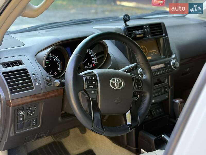 Внедорожник / Кроссовер Toyota Land Cruiser Prado 2010 в Киеве фото 14 Внедорожник / Кроссовер Toyota Land Cruiser Prado 2010 в Киеве