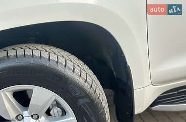 Позашляховик / Кросовер Toyota Land Cruiser Prado 2019 в 