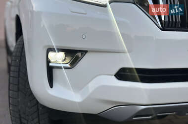 Позашляховик / Кросовер Toyota Land Cruiser Prado 2019 в 