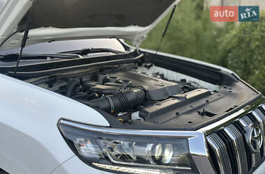 Позашляховик / Кросовер Toyota Land Cruiser Prado 2019 в 