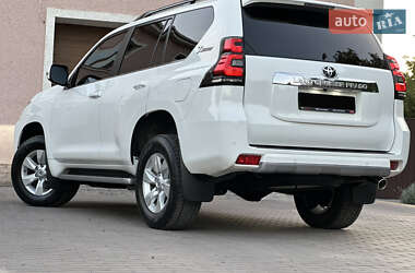 Позашляховик / Кросовер Toyota Land Cruiser Prado 2019 в 