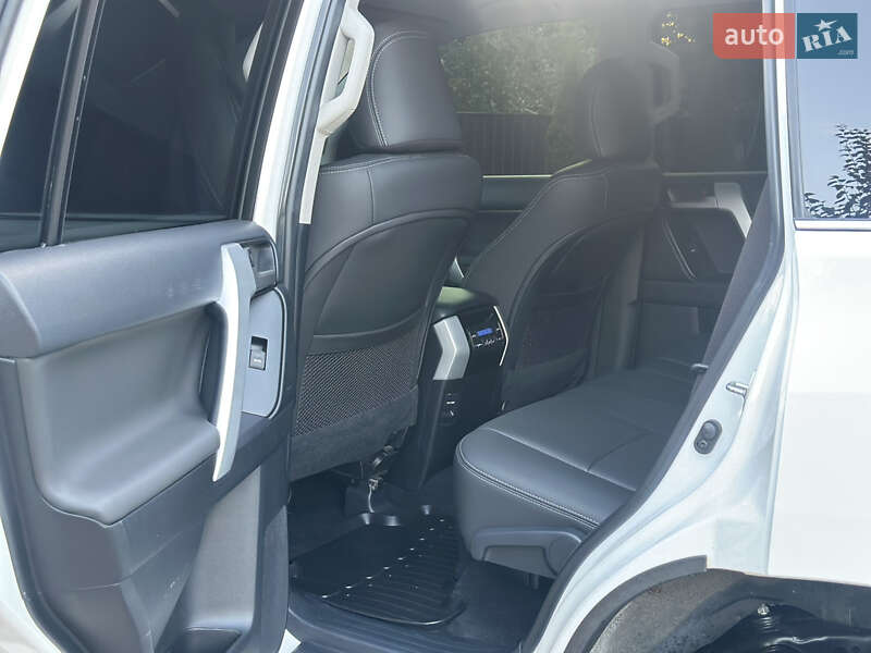 Позашляховик / Кросовер Toyota Land Cruiser Prado 2019 в Вінниці фото 100 Позашляховик / Кросовер Toyota Land Cruiser Prado 2019 в Вінниці