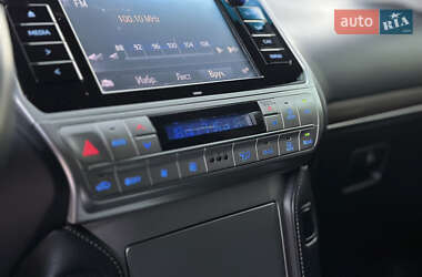 Позашляховик / Кросовер Toyota Land Cruiser Prado 2019 в 