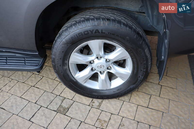 Внедорожник / Кроссовер Toyota Land Cruiser Prado 2013 в Львове