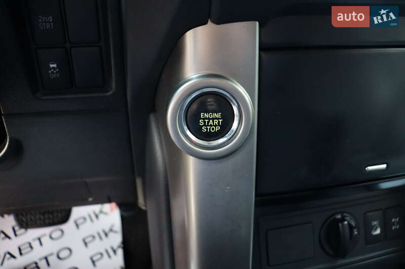 Внедорожник / Кроссовер Toyota Land Cruiser Prado 2013 в Львове