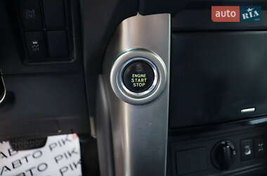 Внедорожник / Кроссовер Toyota Land Cruiser Prado 2013 в 