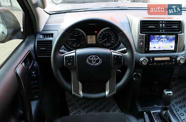 Внедорожник / Кроссовер Toyota Land Cruiser Prado 2013 в 