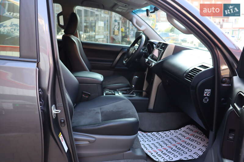 Внедорожник / Кроссовер Toyota Land Cruiser Prado 2013 в Львове