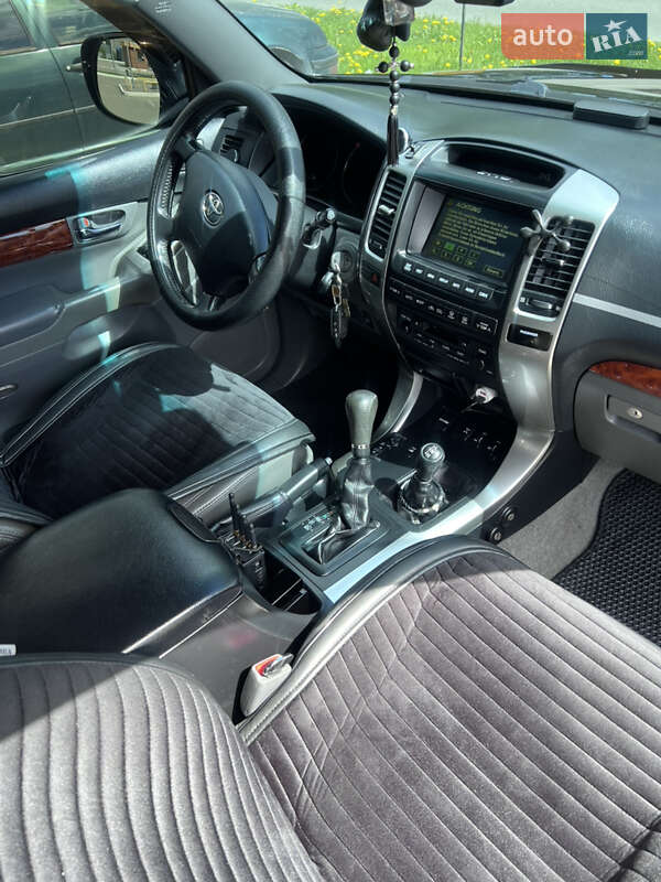 Позашляховик / Кросовер Toyota Land Cruiser Prado 2006 в Києві