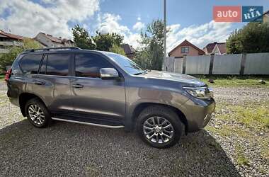 Внедорожник / Кроссовер Toyota Land Cruiser Prado 2018 в 