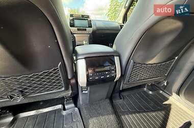 Внедорожник / Кроссовер Toyota Land Cruiser Prado 2018 в 