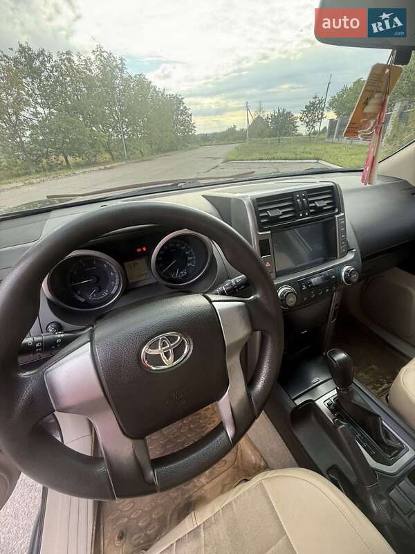 Внедорожник / Кроссовер Toyota Land Cruiser Prado 2010 в Харькове