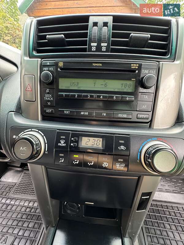 Позашляховик / Кросовер Toyota Land Cruiser Prado 2012 в Черкасах