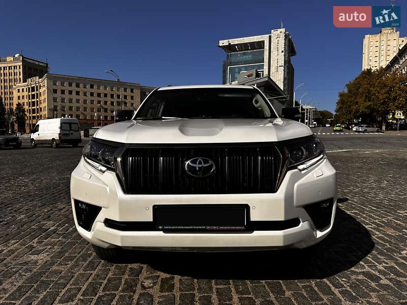 Toyota Land Cruiser Prado 2021
