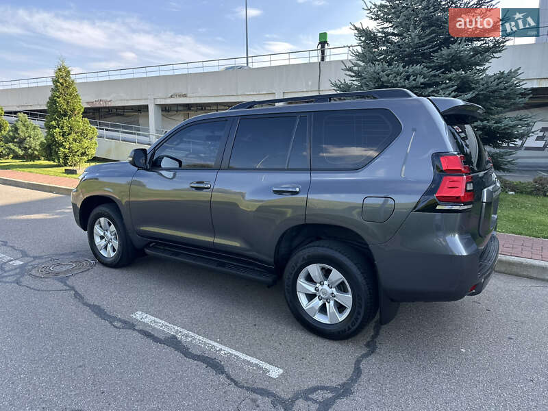 Внедорожник / Кроссовер Toyota Land Cruiser Prado 2020 в Киеве