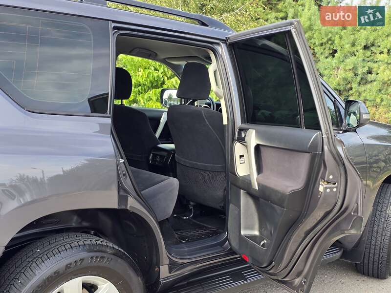 Внедорожник / Кроссовер Toyota Land Cruiser Prado 2017 в Хмельницком