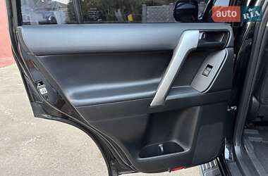 Внедорожник / Кроссовер Toyota Land Cruiser Prado 2015 в 