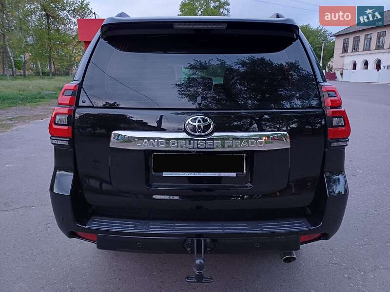 Внедорожник / Кроссовер Toyota Land Cruiser Prado 2010 в Александрие