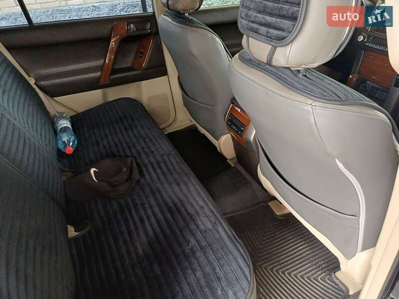 Внедорожник / Кроссовер Toyota Land Cruiser Prado 2010 в Александрие