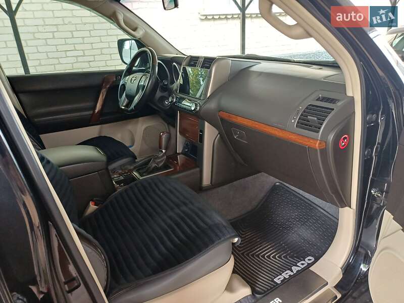 Внедорожник / Кроссовер Toyota Land Cruiser Prado 2010 в Александрие
