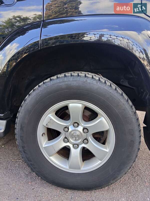 Позашляховик / Кросовер Toyota Land Cruiser Prado 2006 в Києві