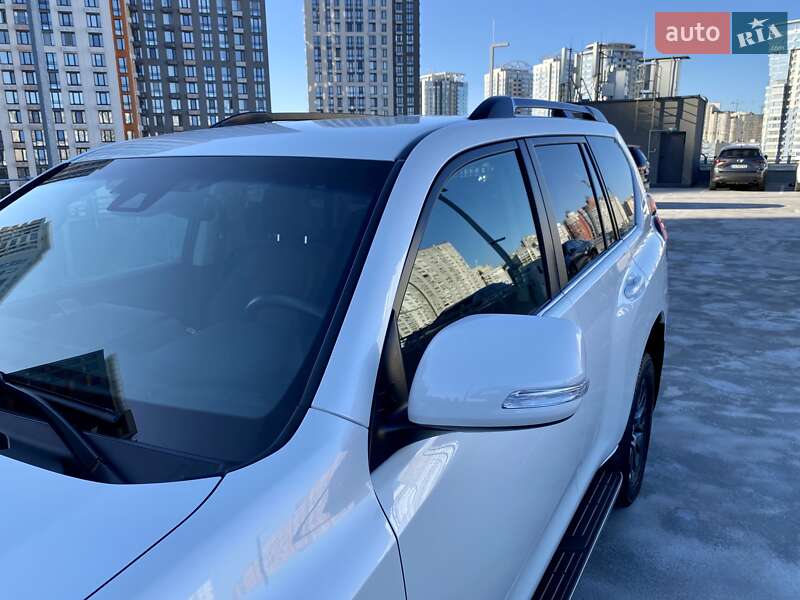 Позашляховик / Кросовер Toyota Land Cruiser Prado 2019 в Києві