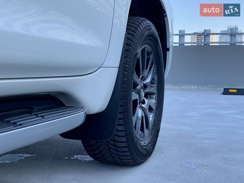 Позашляховик / Кросовер Toyota Land Cruiser Prado 2019 в Києві