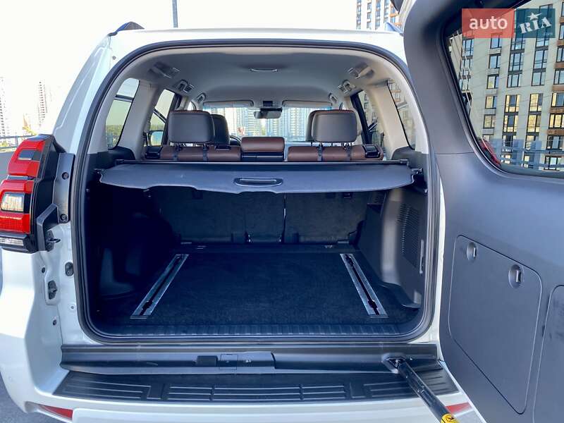 Позашляховик / Кросовер Toyota Land Cruiser Prado 2019 в Києві