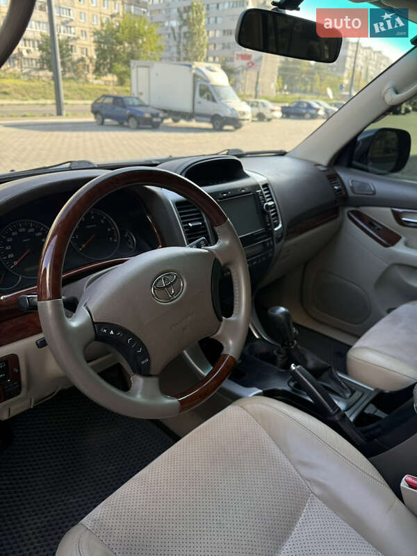 Позашляховик / Кросовер Toyota Land Cruiser Prado 2004 в Дніпрі